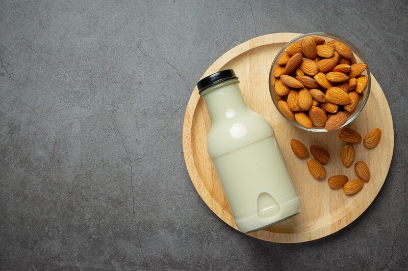 Benefits of Choosing Organic Almond Milk