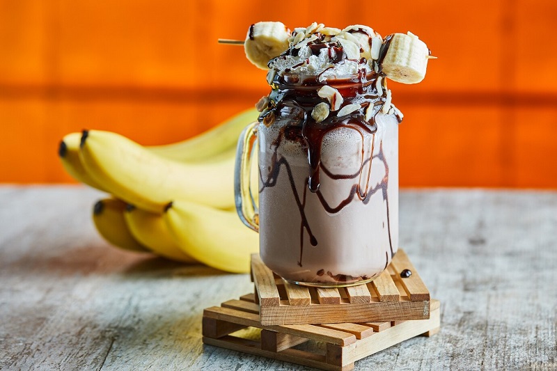 The Synergy of Almond Milk and Bananas