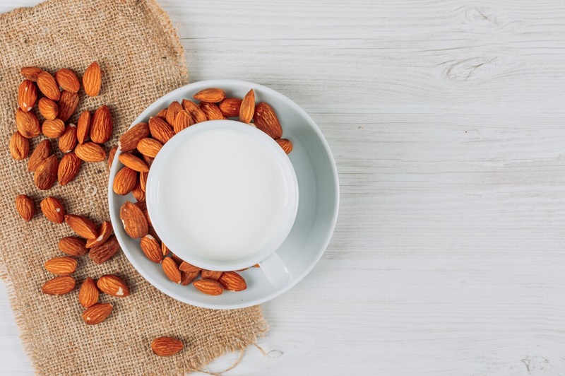 Benefits of Powdered Almond Milk